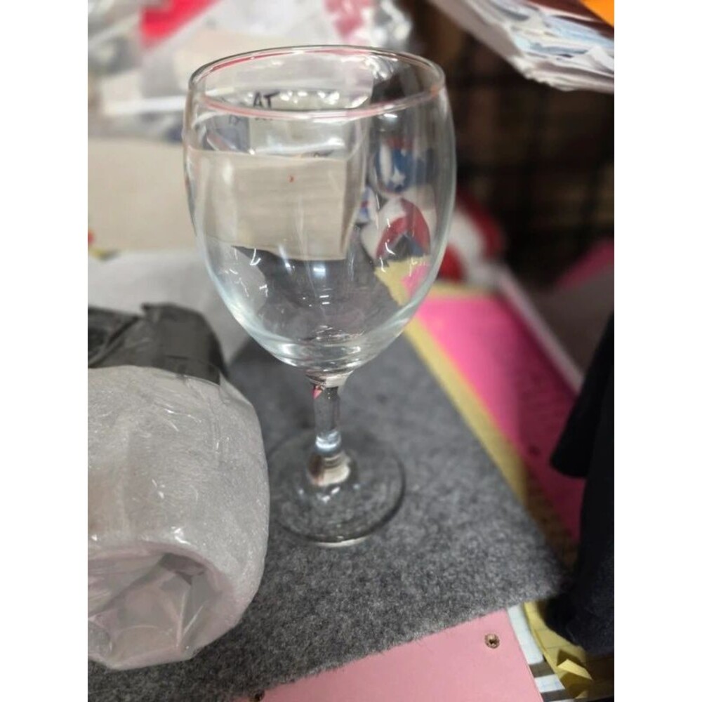 Set of 6 wine glasses